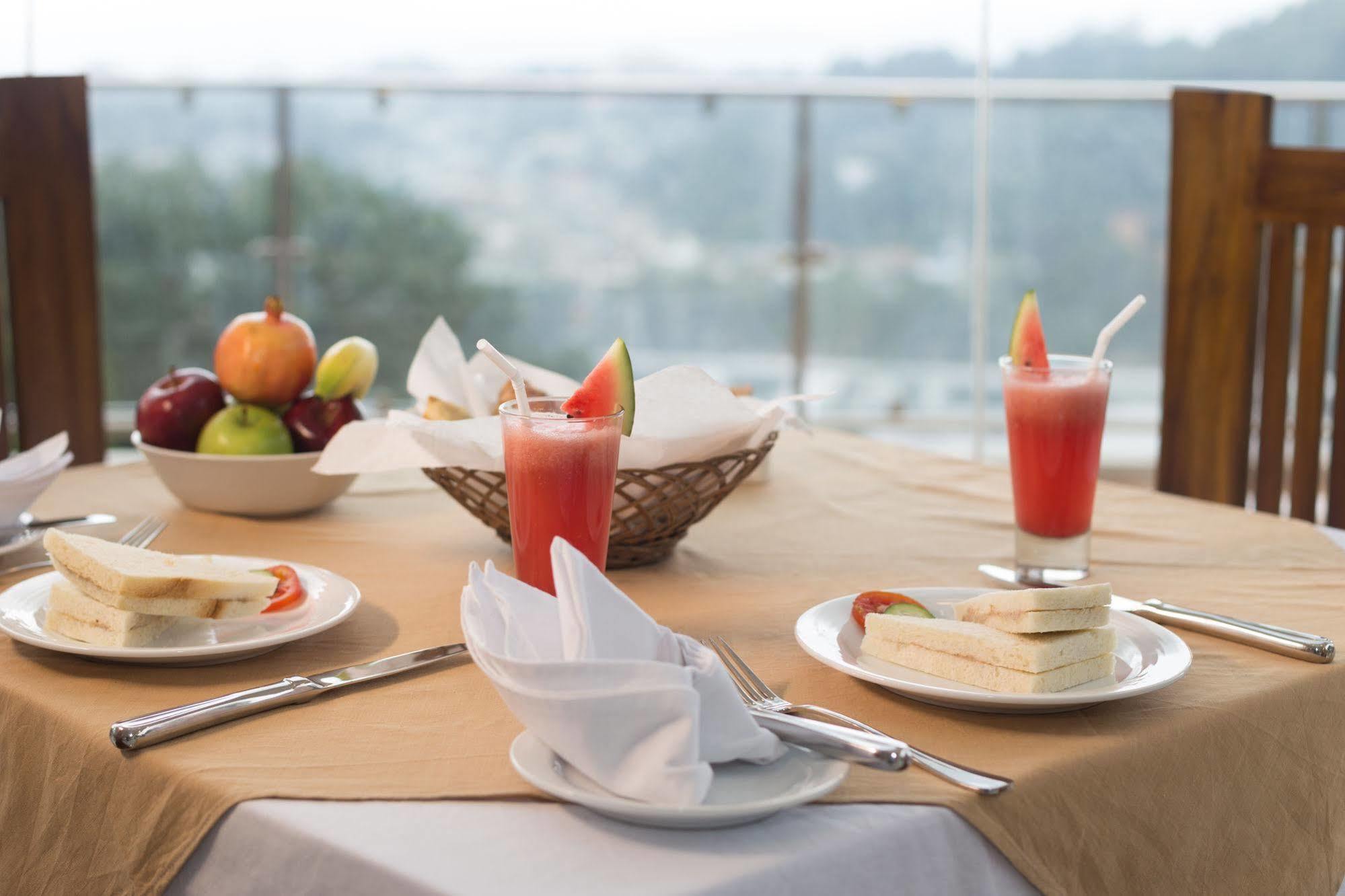 Sandriana Lake View Hotel Kandy Exteriér fotografie
